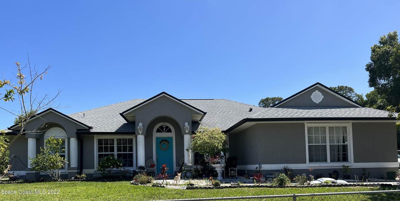 1060 Zamora Street - Photo 1