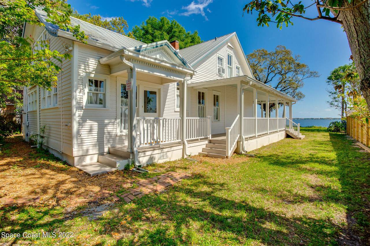 1805 Riverview Drive - Photo 1