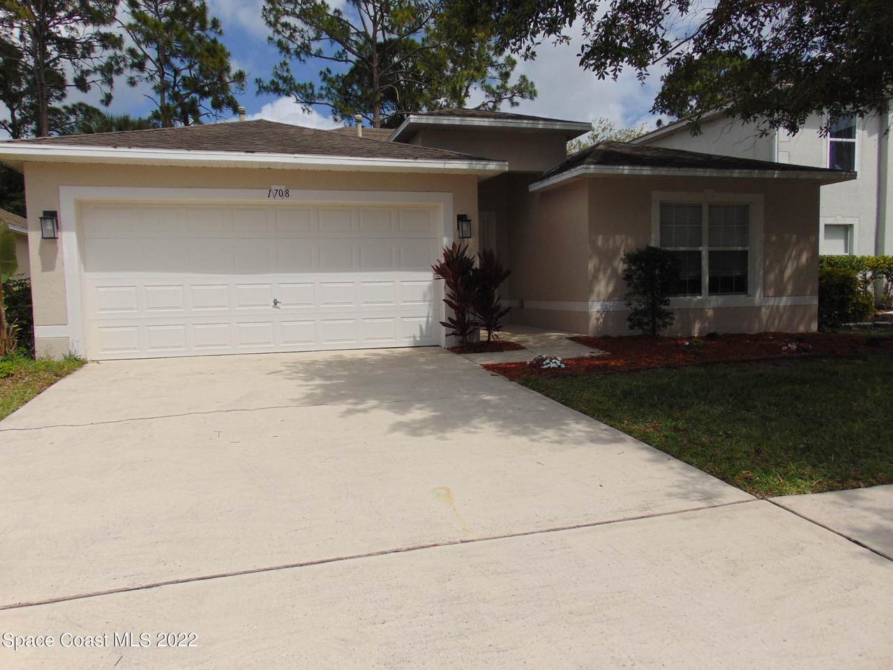 1708 La Maderia Drive - Photo 1
