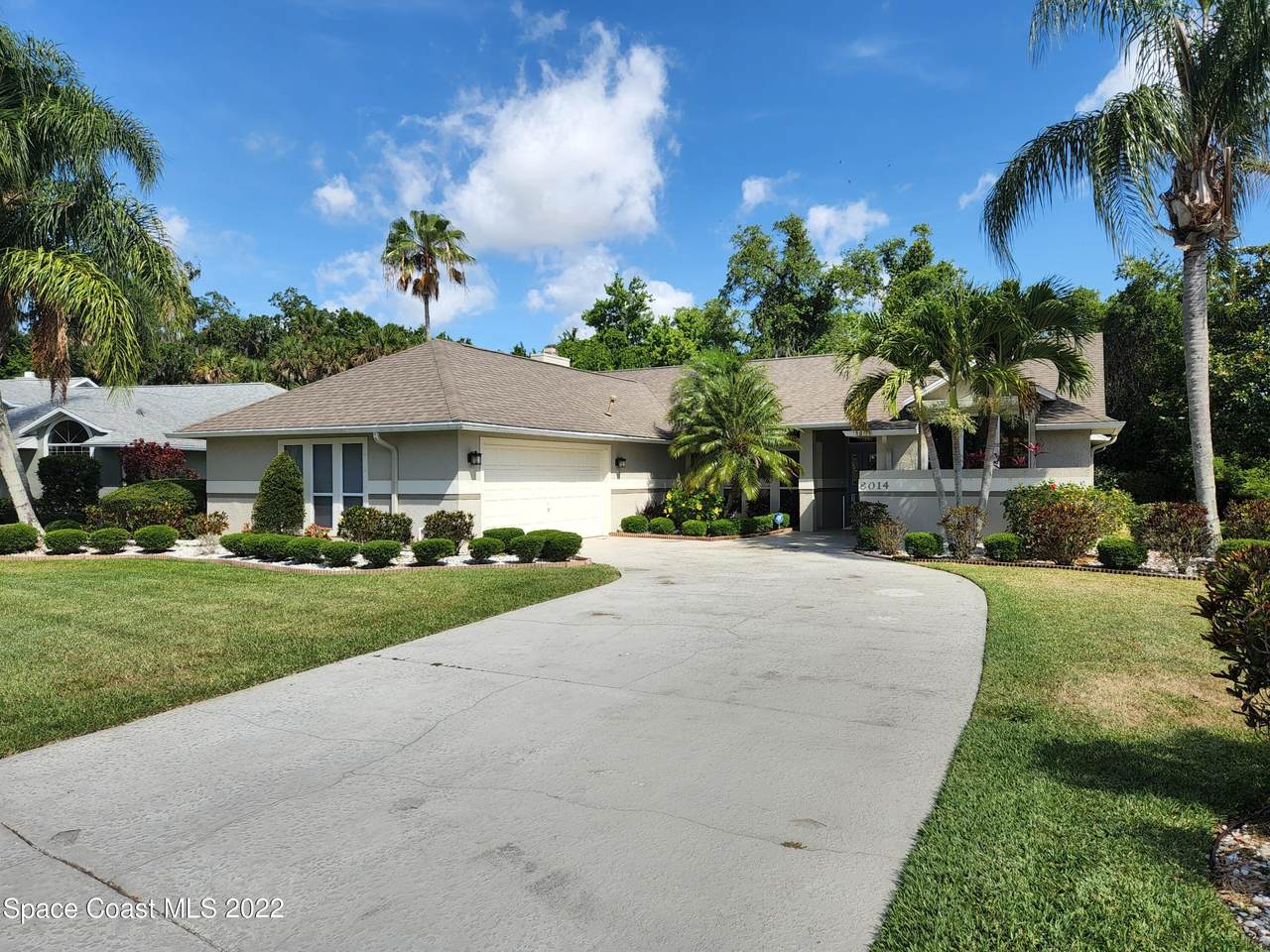8014 Glastonbury Place - Photo 1