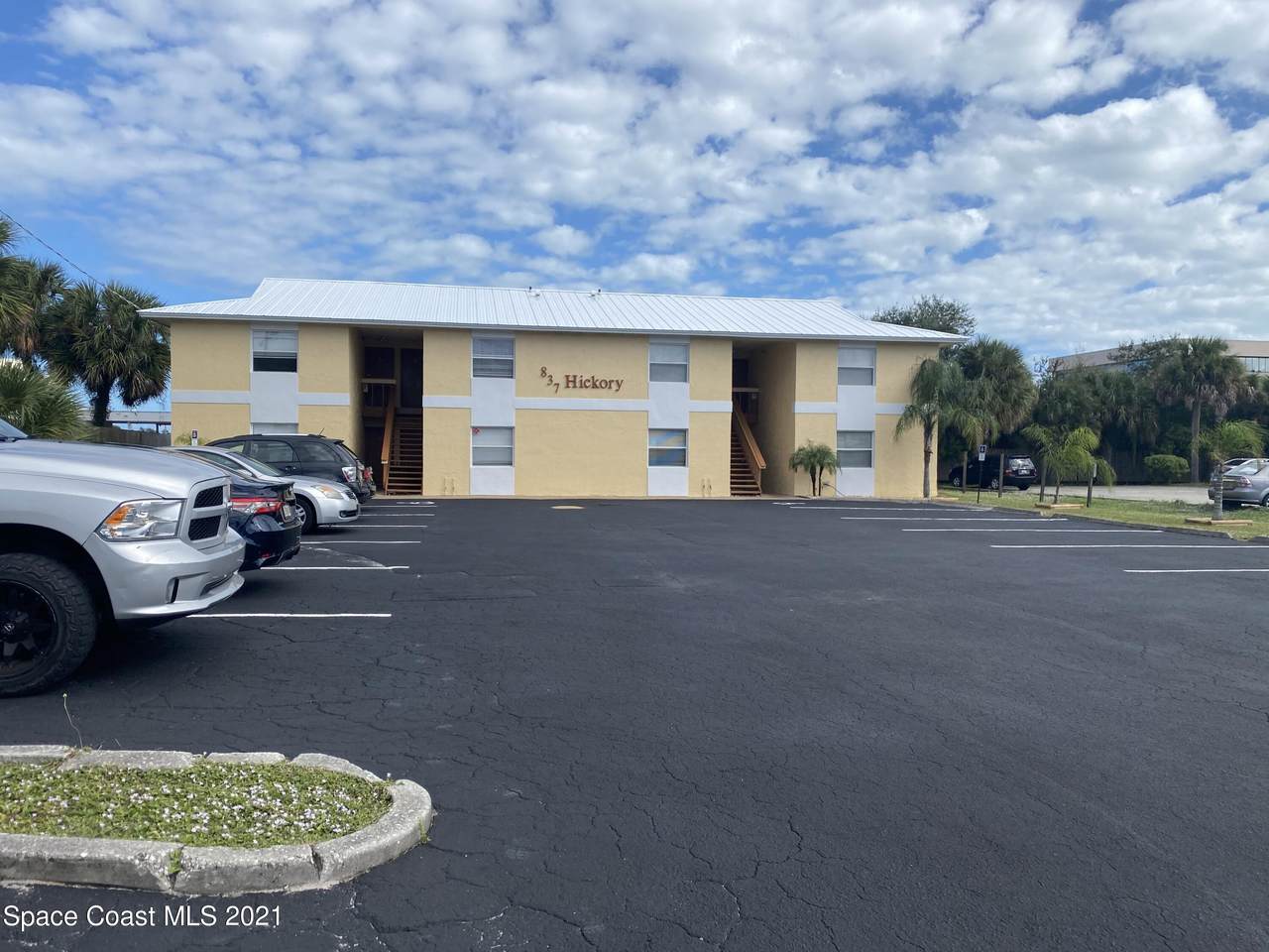 837 Hickory Street - Photo 1