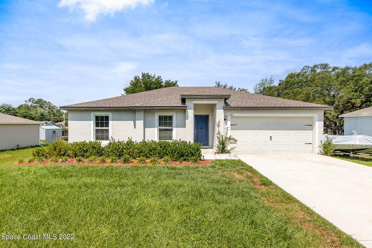1081 Howland Boulevard - Photo 1