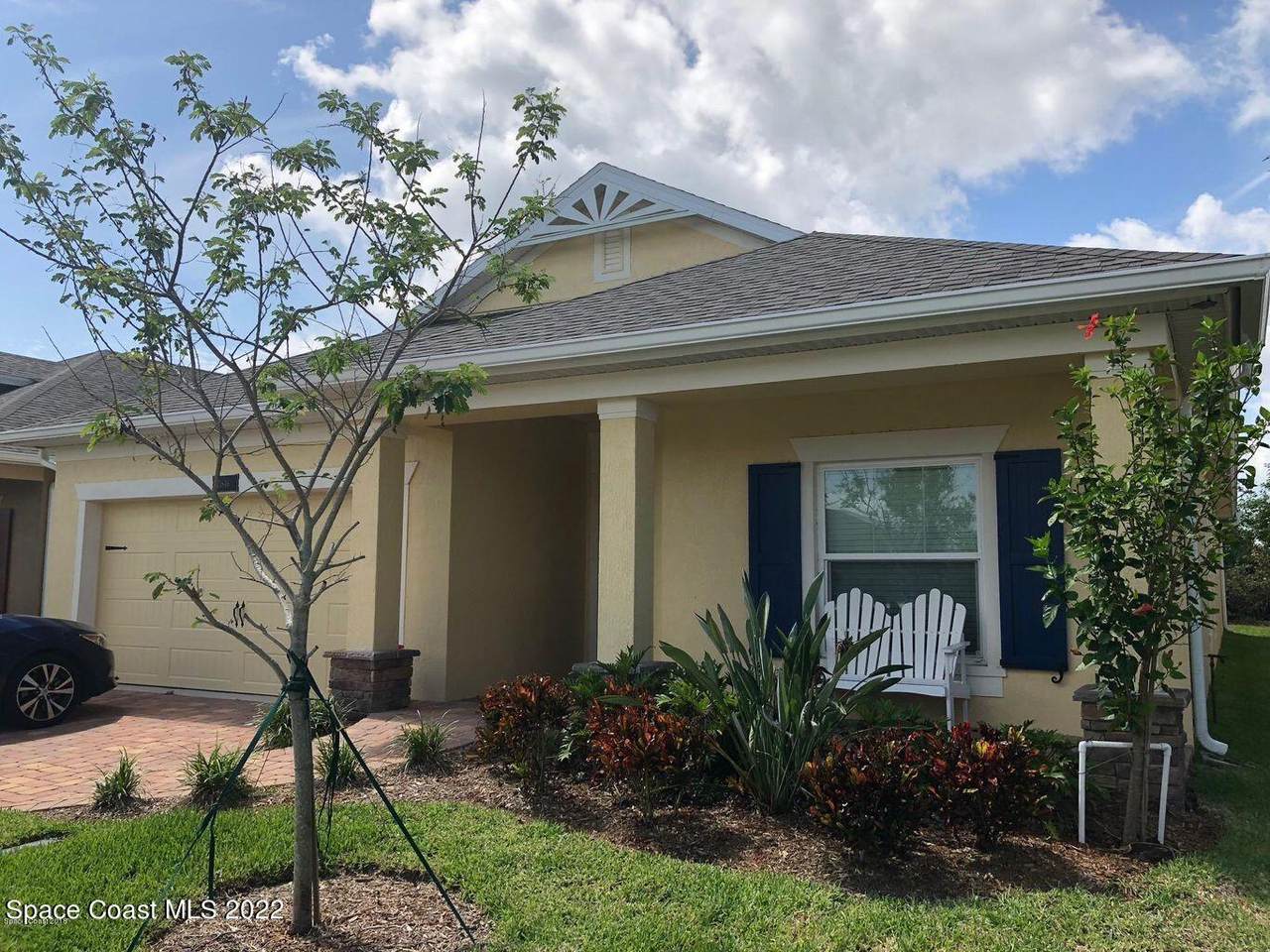 1846 Donegal Drive - Photo 1