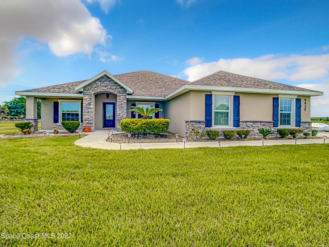 4435 Dixie Way - Photo 1