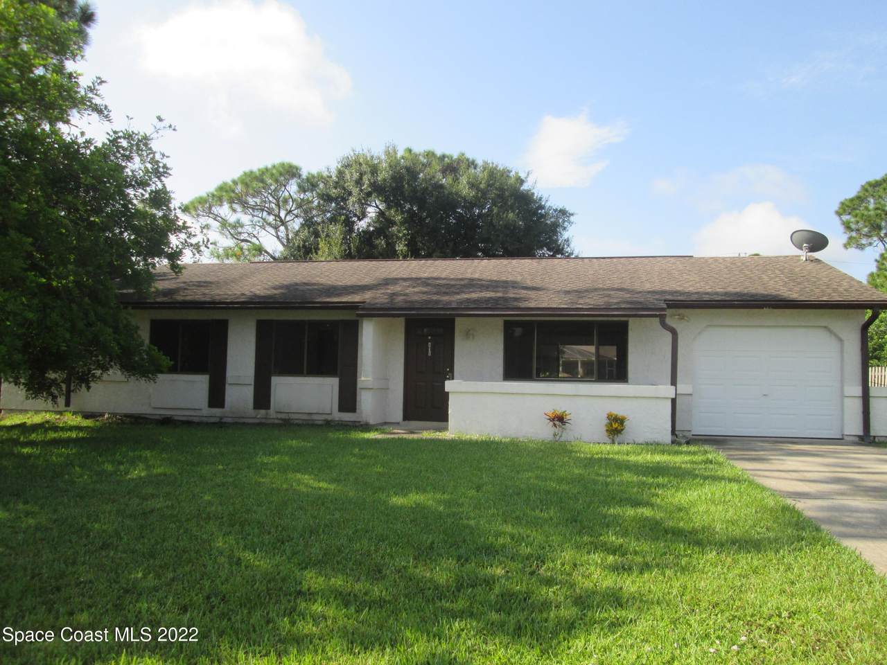 418 Albenga Road - Photo 1