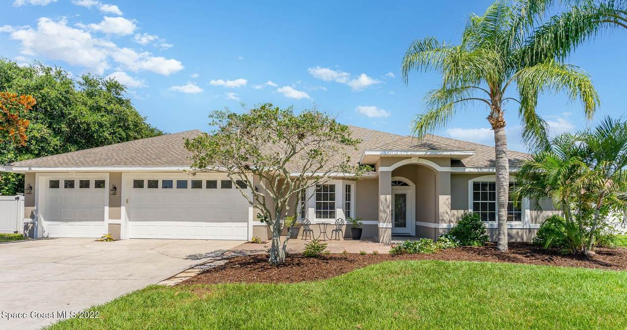 858 Woodbine Drive - Photo 1