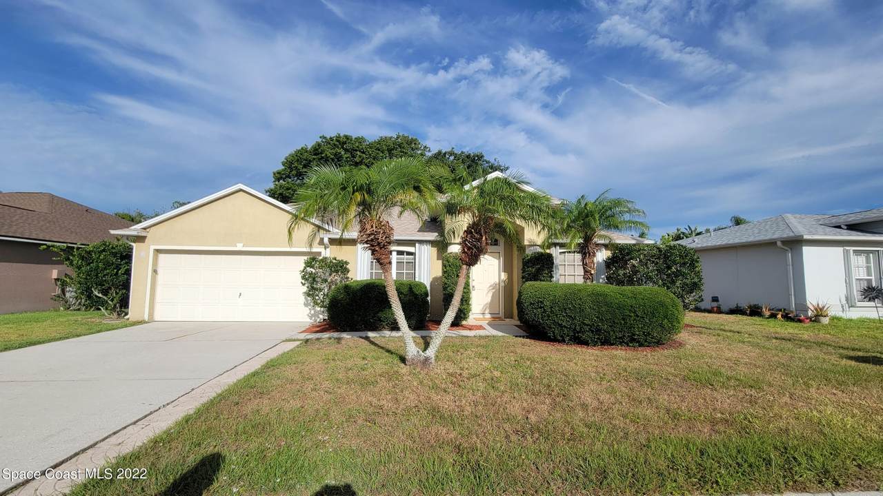 1368 Hill Avenue - Photo 1