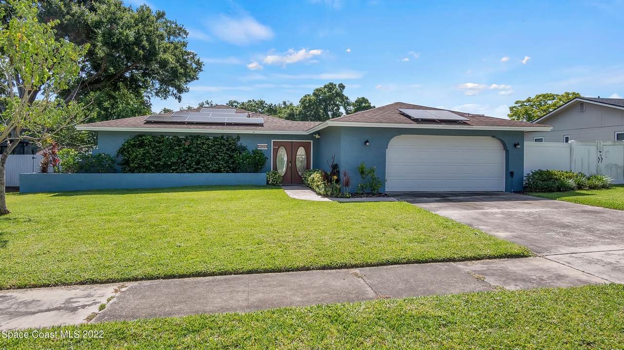 621 Mayfair Drive - Photo 1