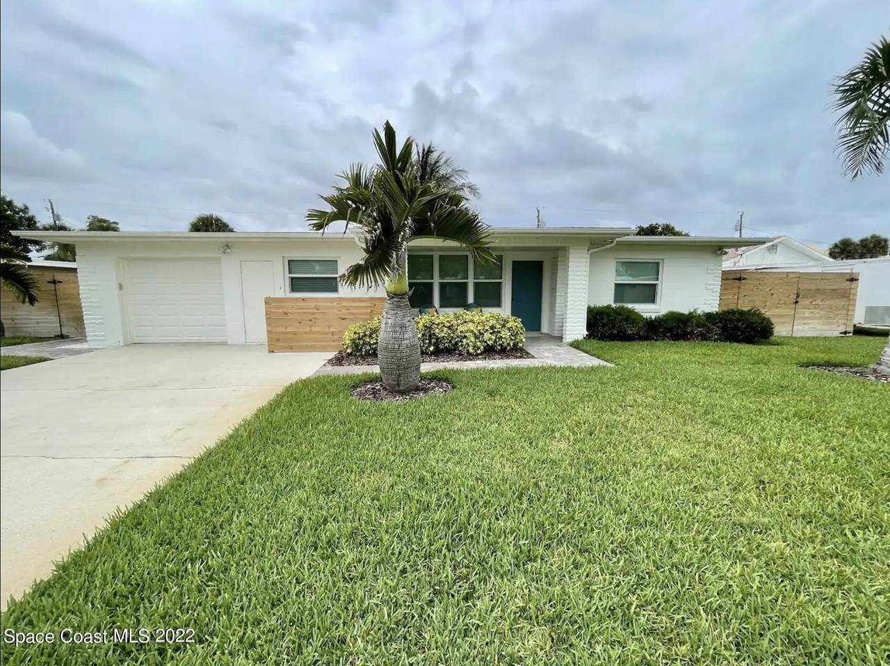 132 Gadsden Lane - Photo 1