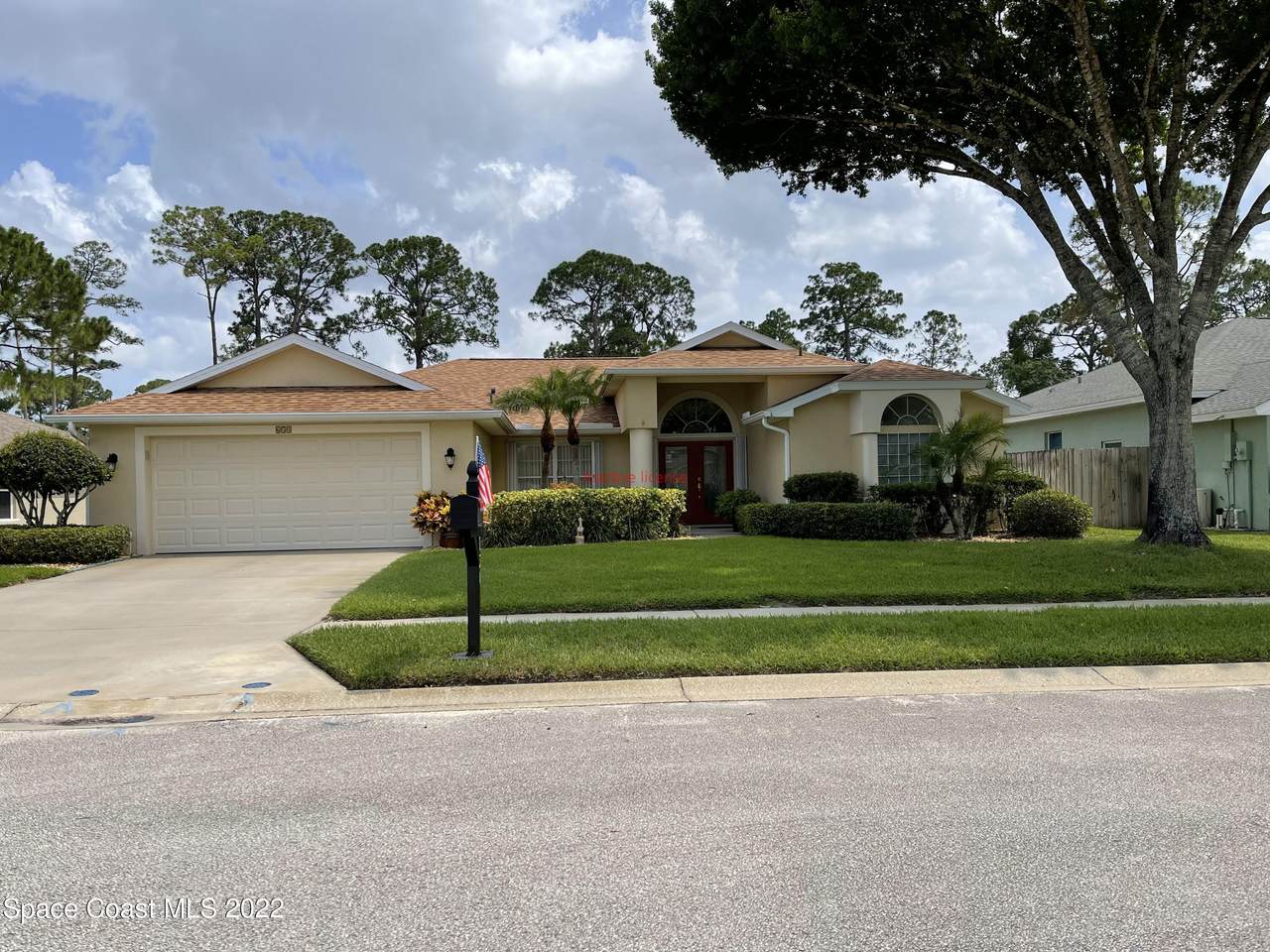 654 Sheridan Woods Drive - Photo 1