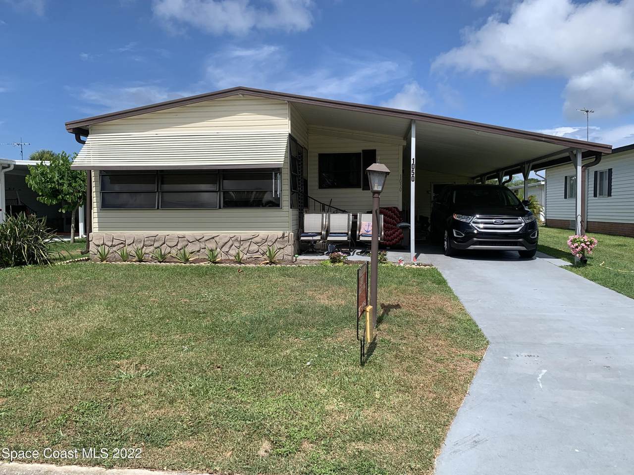 1050 Thrush Circle - Photo 1