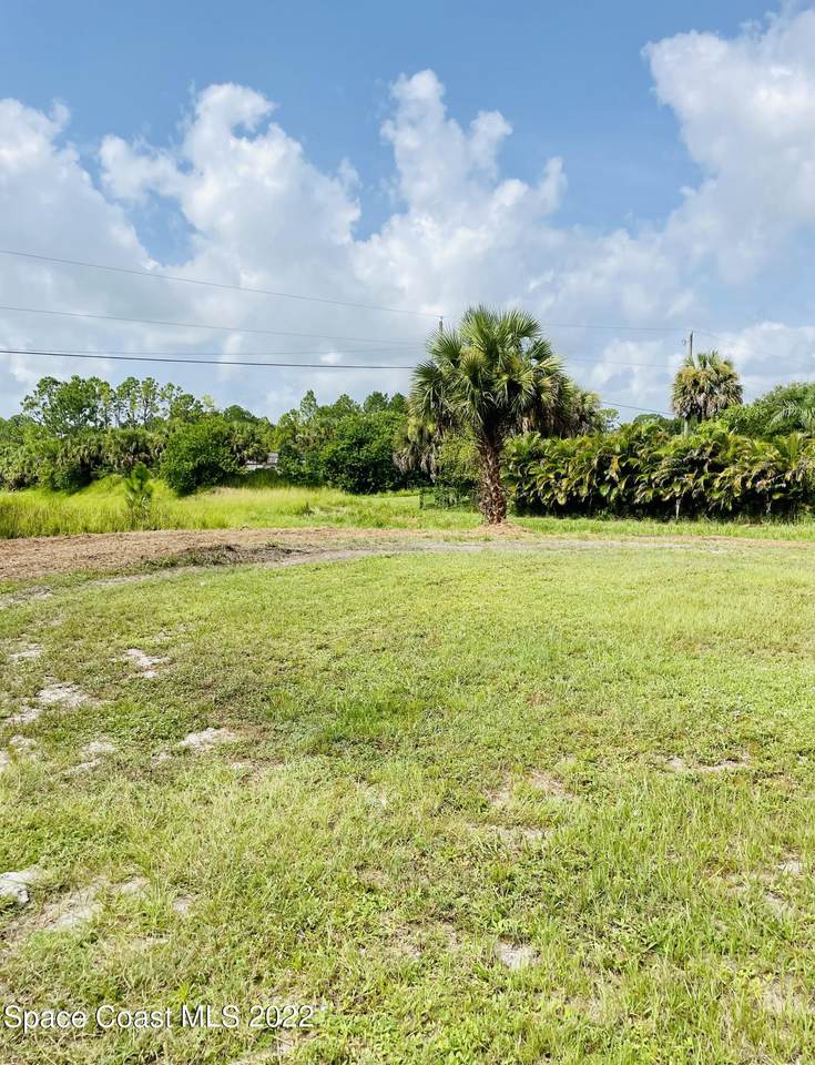 1698 Holbrook Road - Photo 1