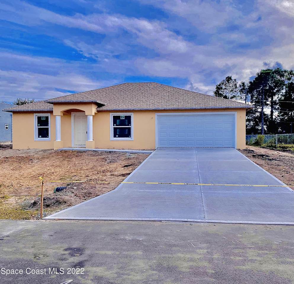 906 Armstrong Road - Photo 1
