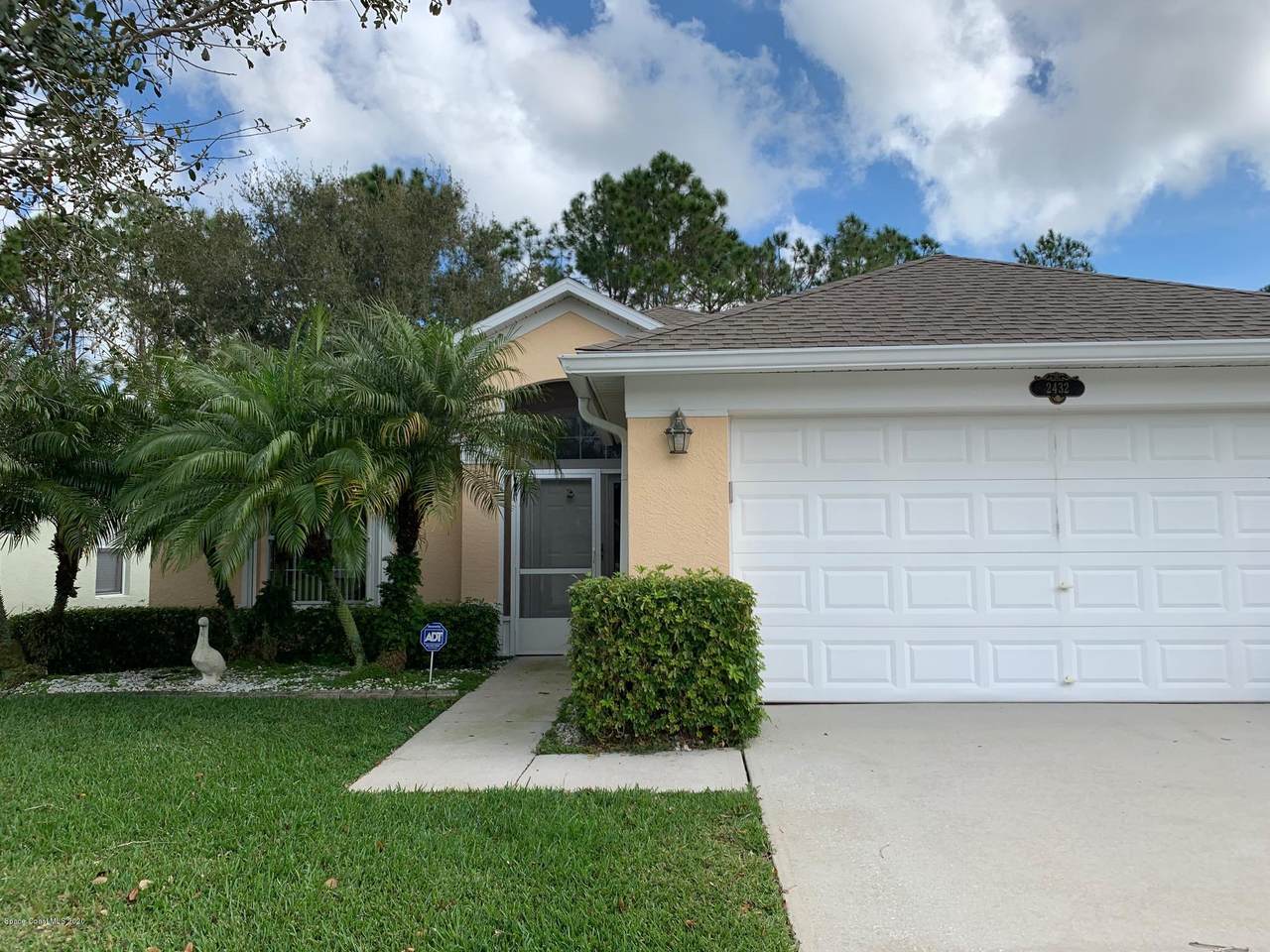 2432 Glasbern Circle - Photo 1