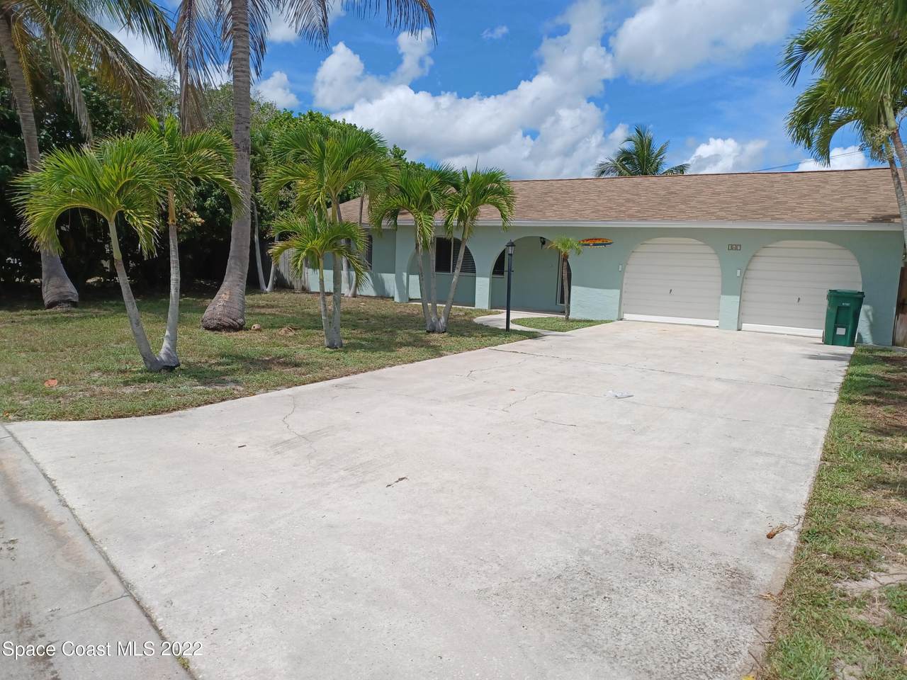 147 Joan Place - Photo 1