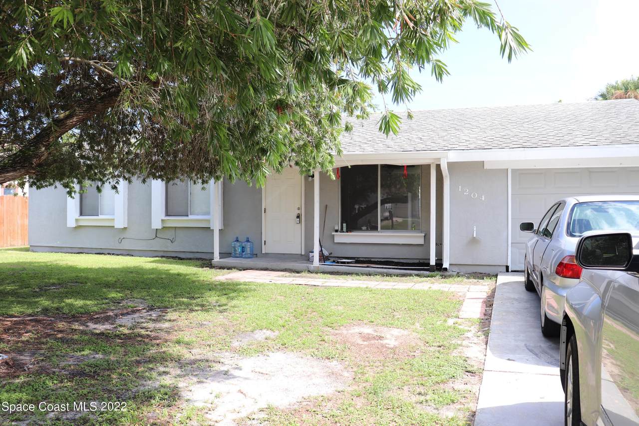 1204 Linmoor Circle - Photo 1