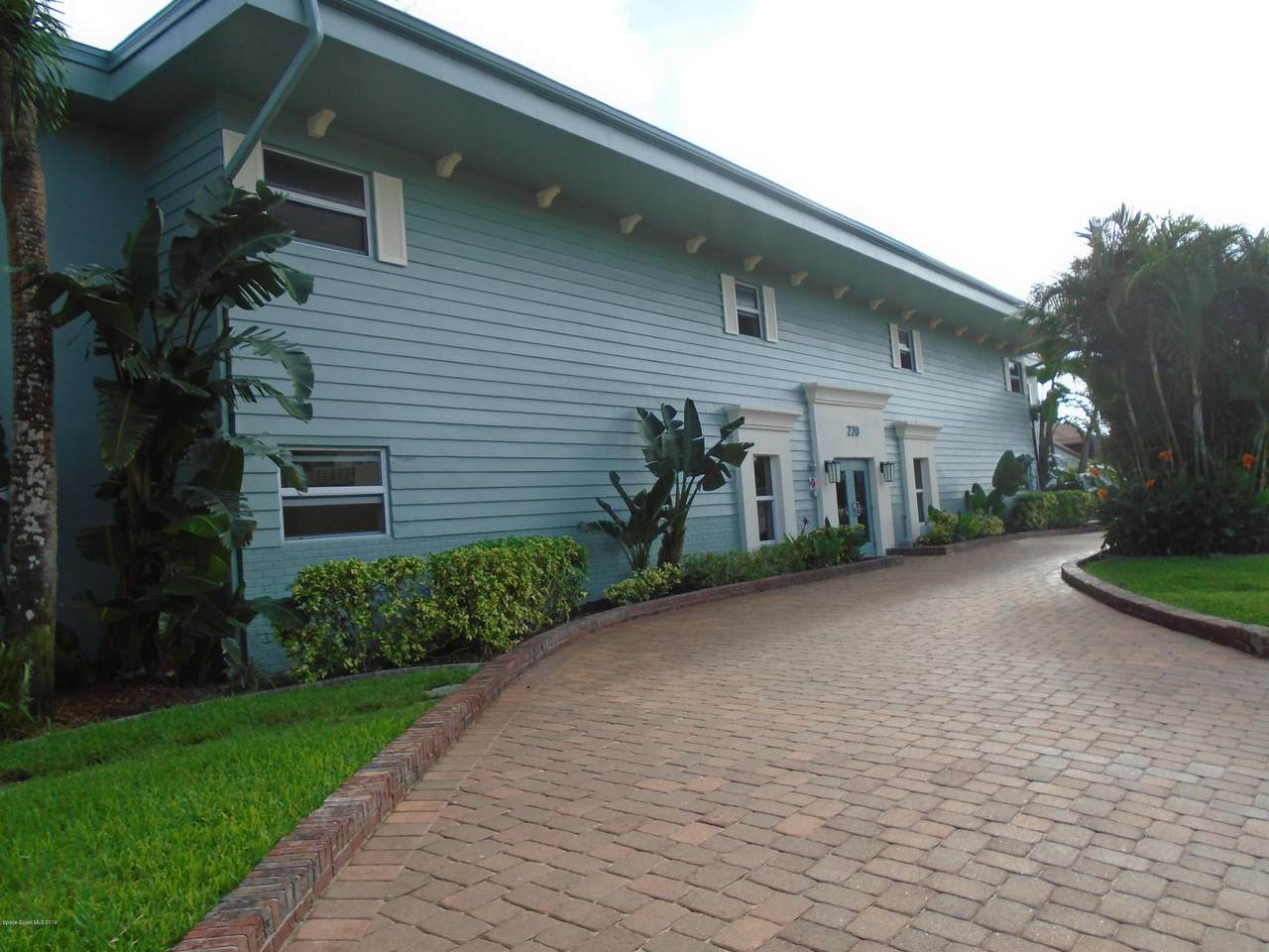 220 Columbia Drive - Photo 1
