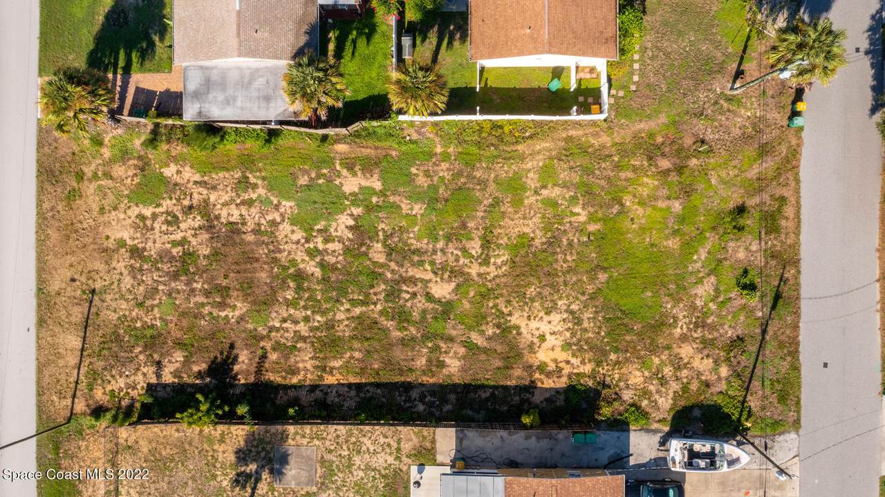 117 Franklyn Avenue - Photo 1
