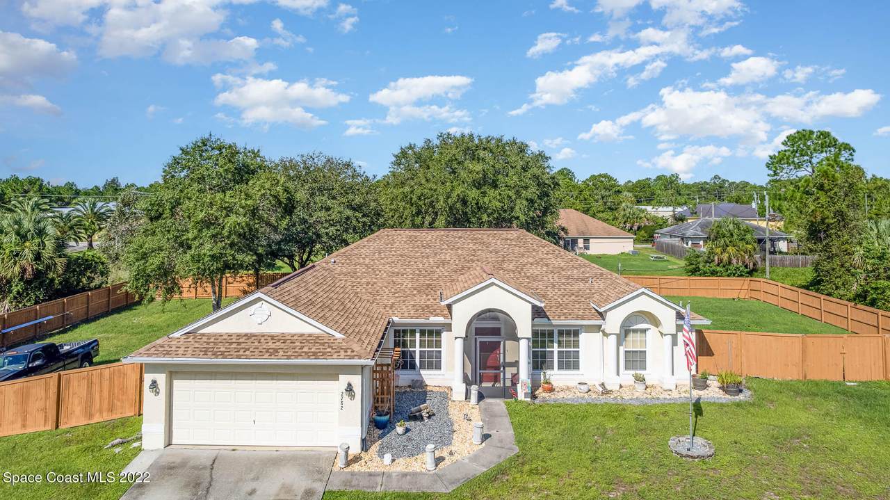 2782 Lakeland Avenue - Photo 1