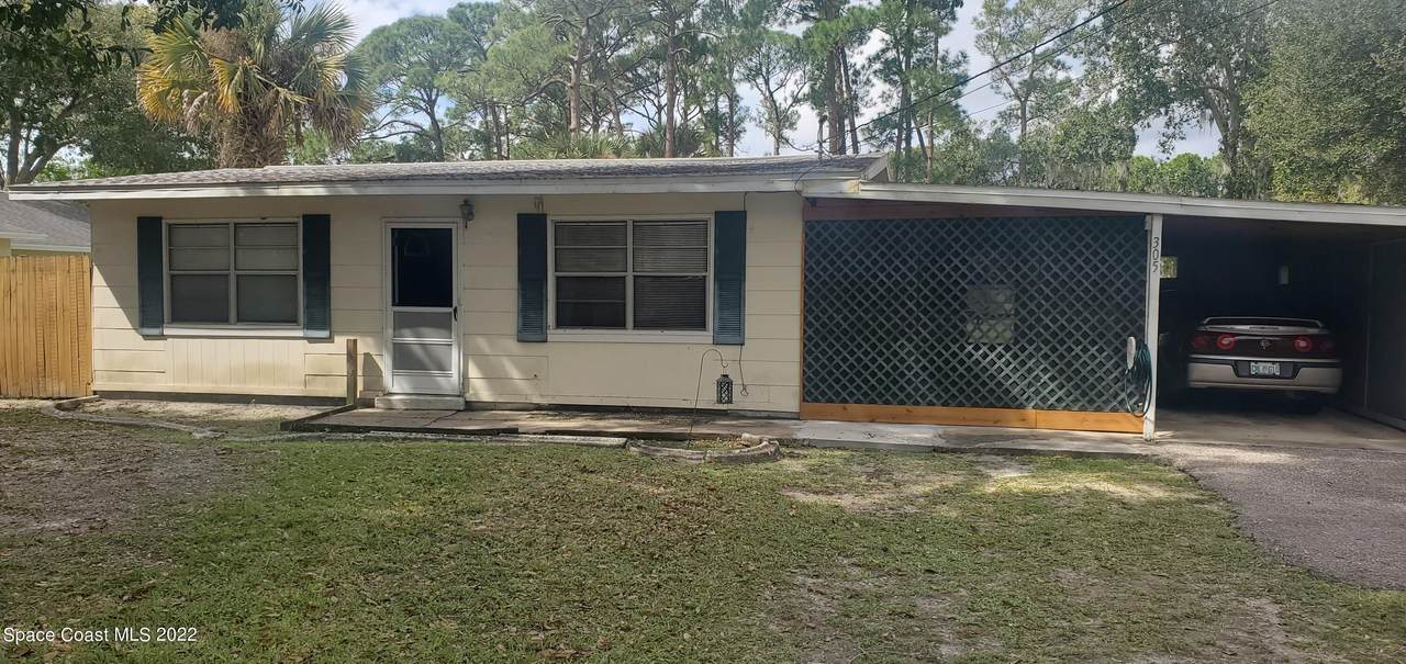 305 Pine Avenue - Photo 1