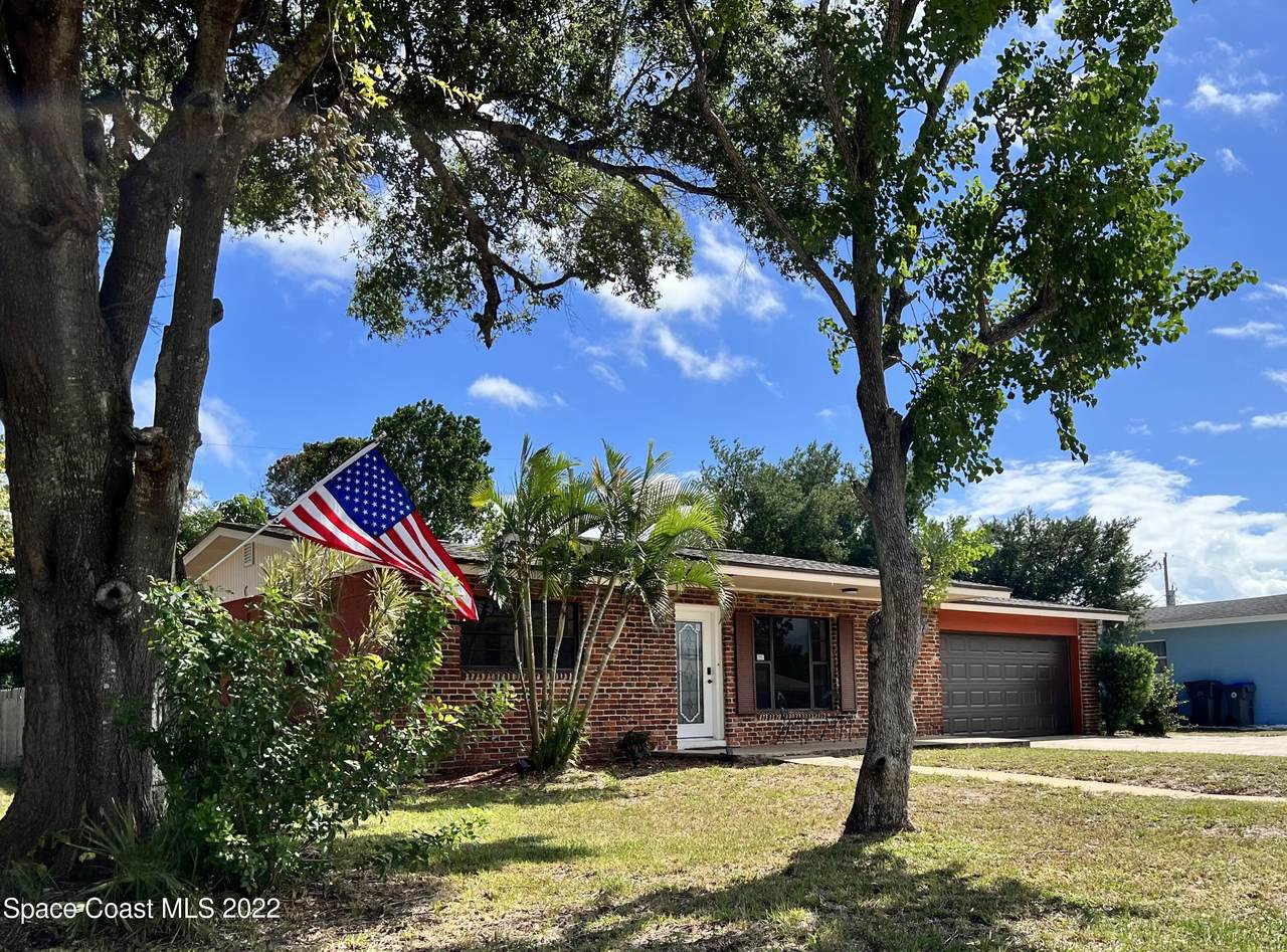 4325 Carlysle Avenue - Photo 1