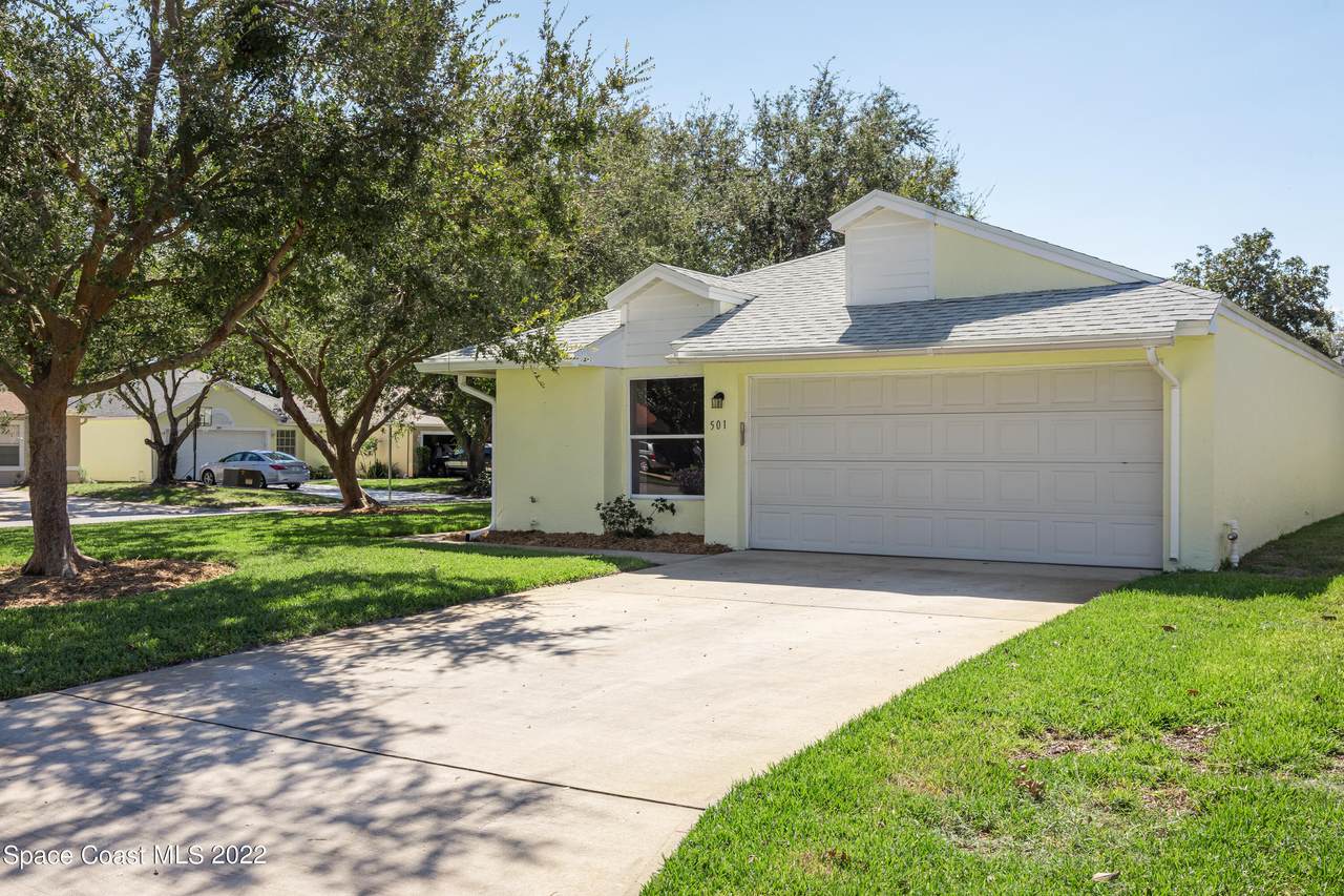501 Oak Mont Place - Photo 1