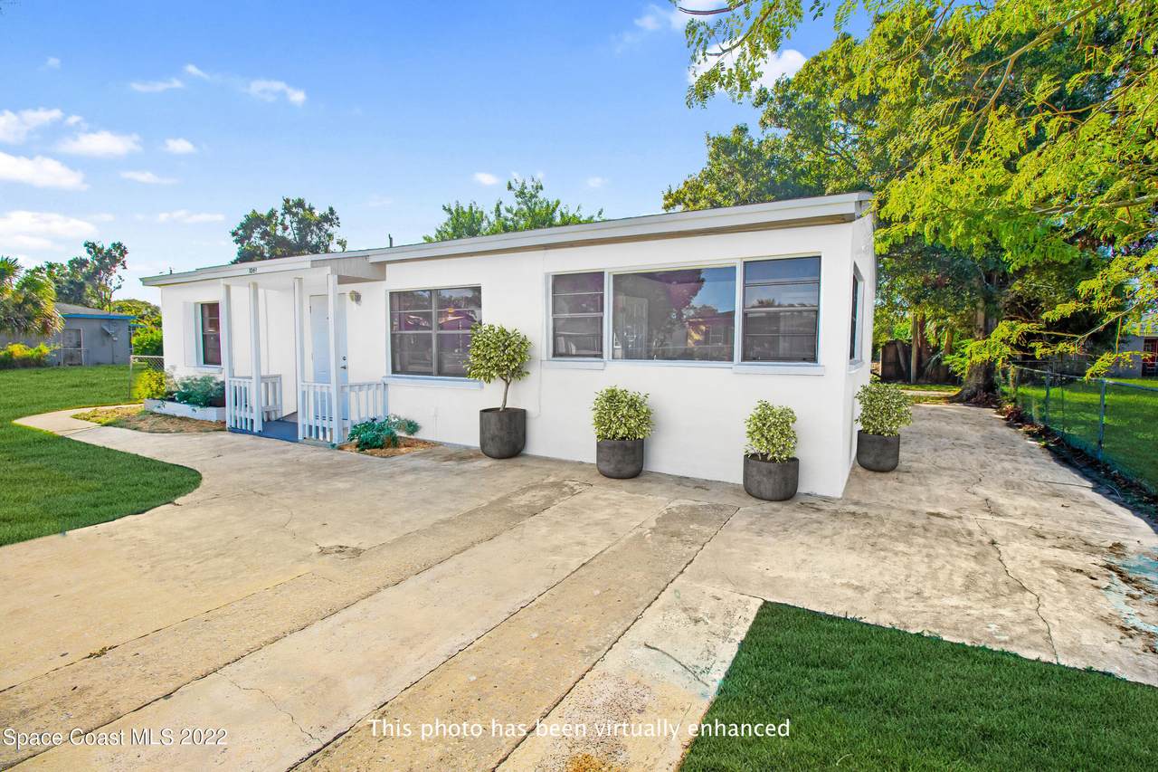 1061 Olive Street - Photo 1