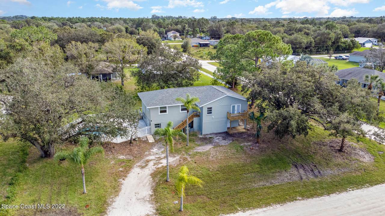 9012 102nd Avenue - Photo 1