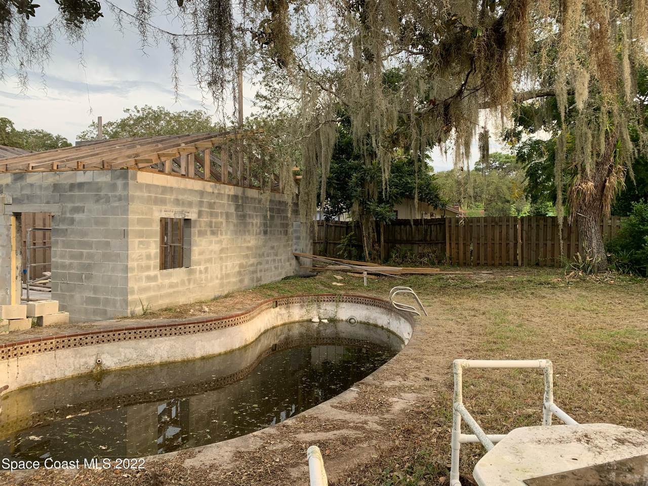 1412 Elm Terrace - Photo 1