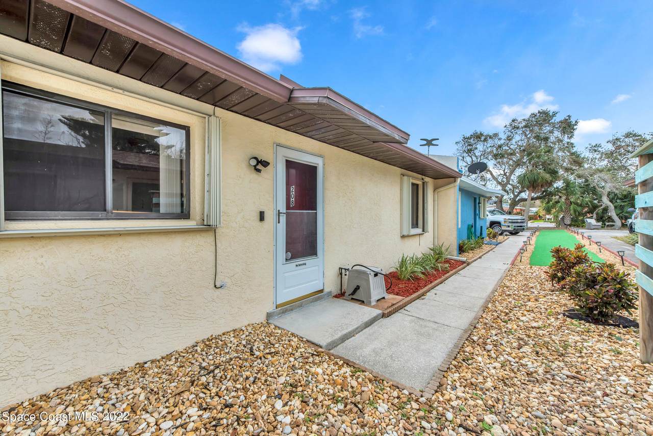 208 Cleveland Avenue - Photo 1
