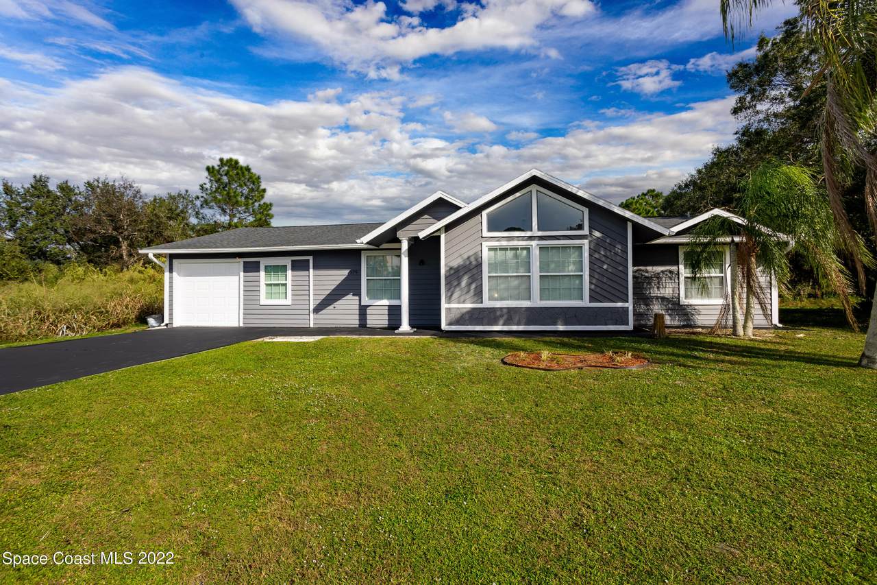 979 Sable Circle - Photo 1