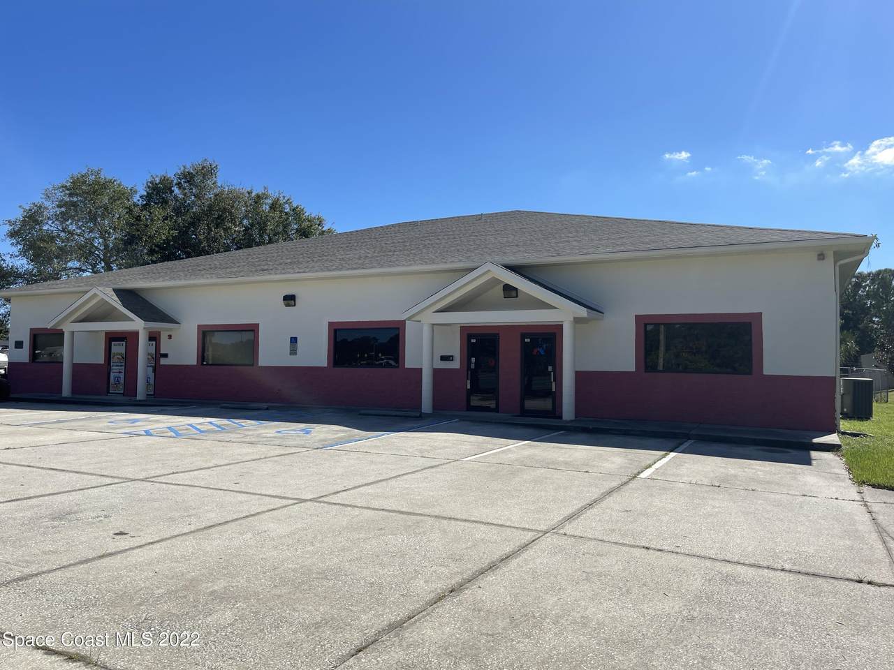 285 Lakeview Boulevard - Photo 1