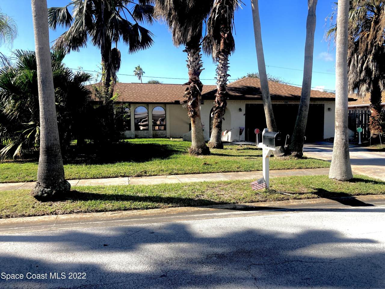 780 Palm Drive - Photo 1
