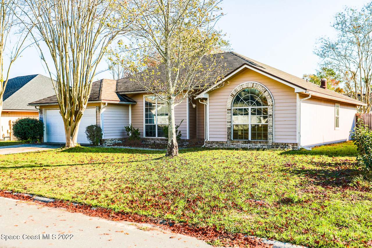 8475 Charlesgate Circle - Photo 1