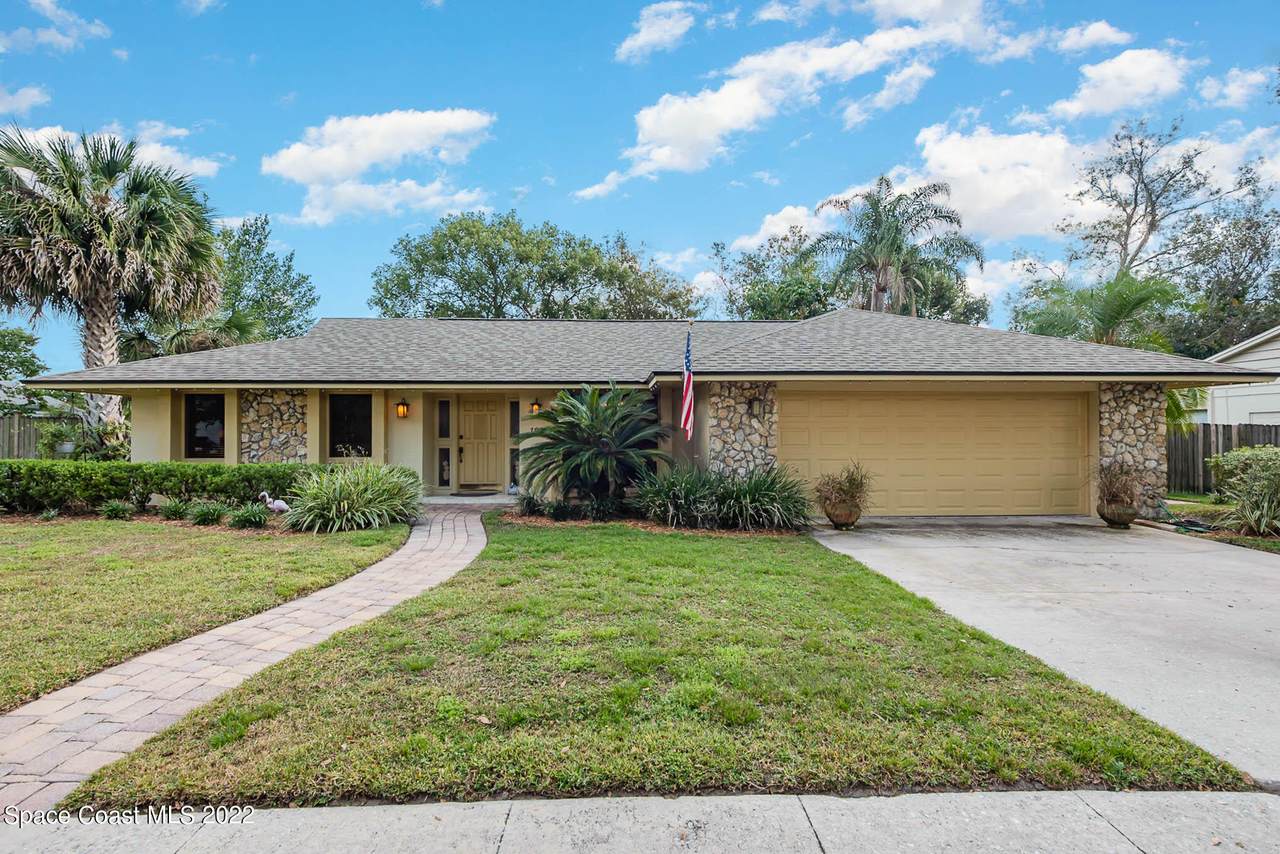 180 White Oak Circle - Photo 1