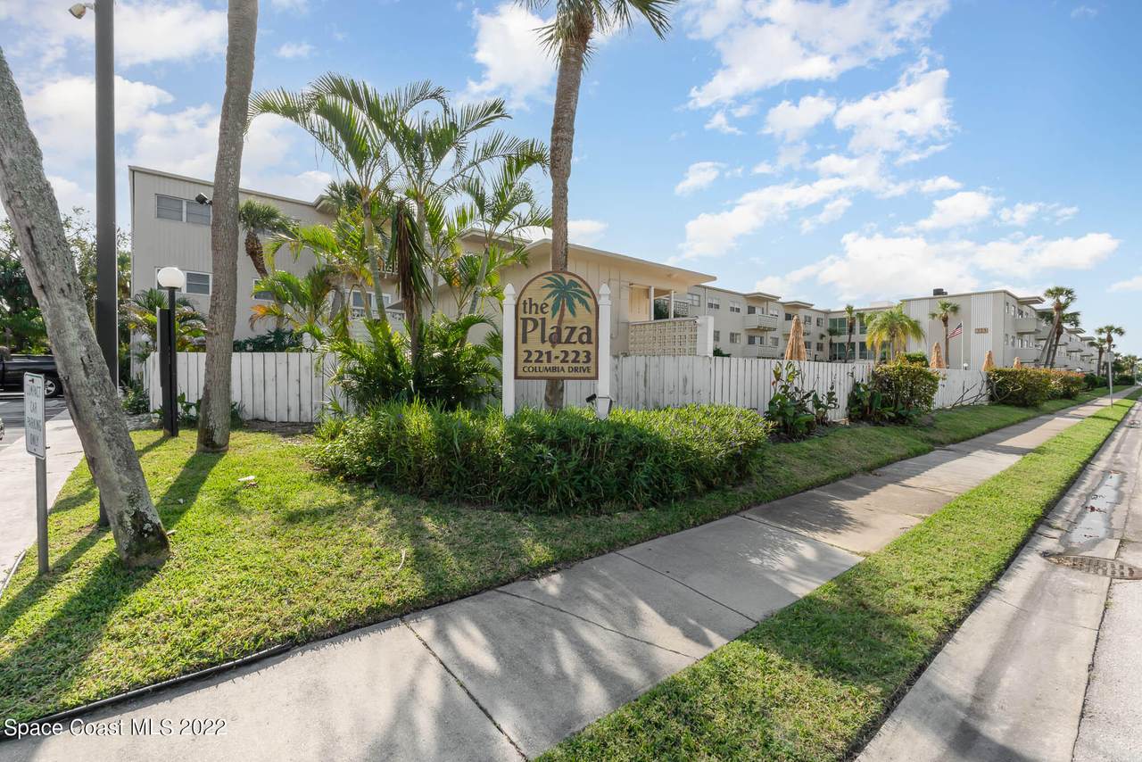 221 Columbia Drive - Photo 1