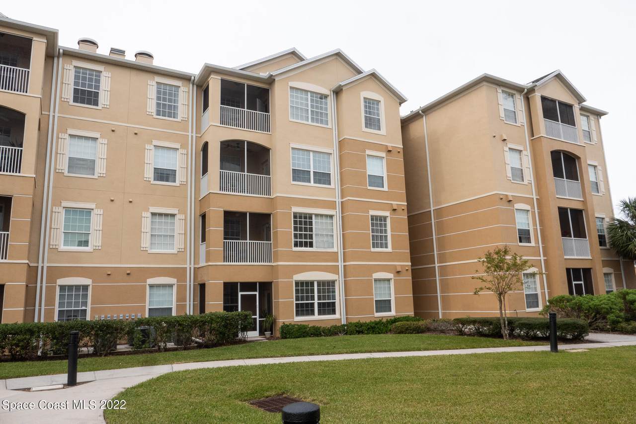 1576 Peregrine Circle - Photo 1