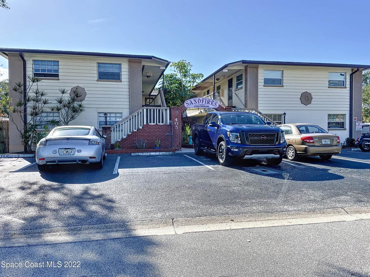 405 Adams Avenue - Photo 1