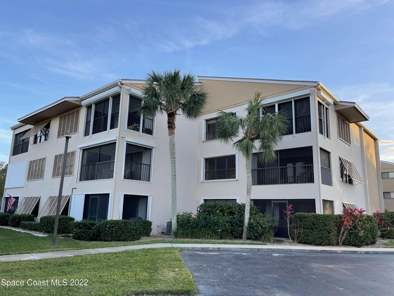 6175 Mirror Lake Drive - Photo 1