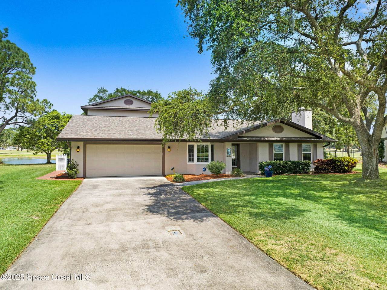 1428 Gleneagles Way - Photo 1