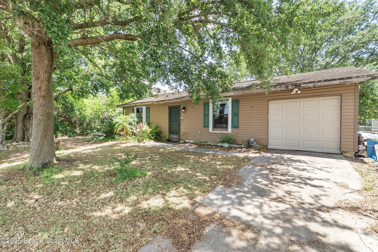 1658 Colorado Street - Photo 1
