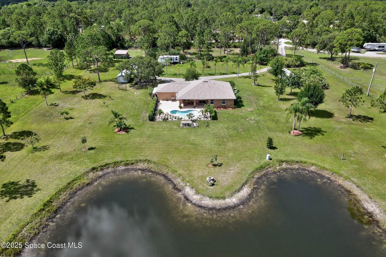 https://bt-photos.global.ssl.fastly.net/spacecoast/1280_boomver_2_1049252-2.jpg