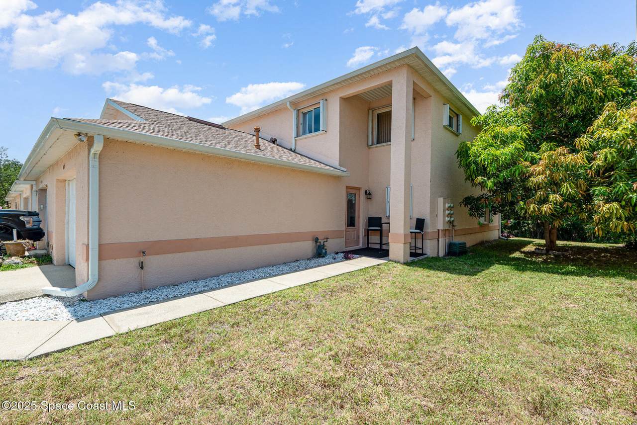 112 Plover Lane - Photo 1