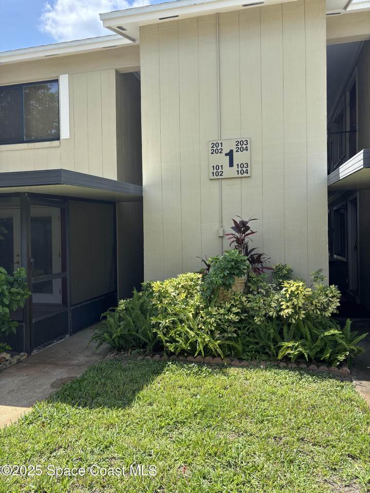 4304 London Town Road - Photo 1