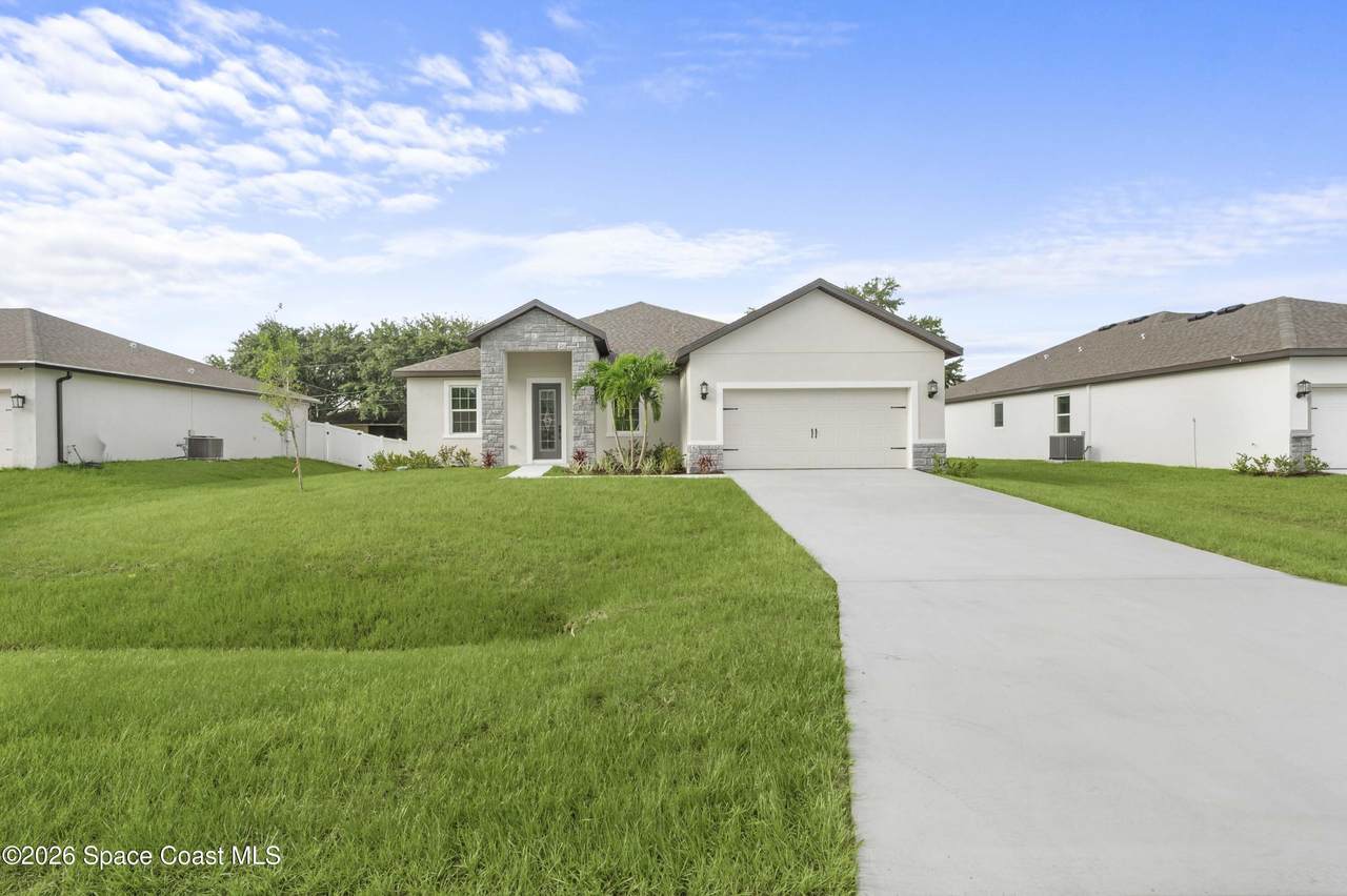 https://bt-photos.global.ssl.fastly.net/spacecoast/1280_boomver_2_1059366-2.jpg