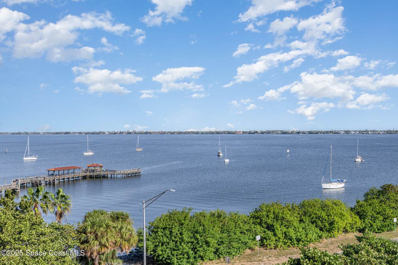 1437 Pineapple Avenue - Photo 1