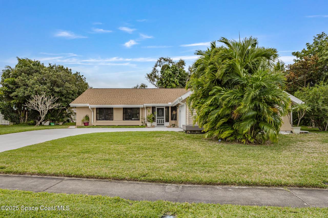396 Port Malabar Boulevard - Photo 1