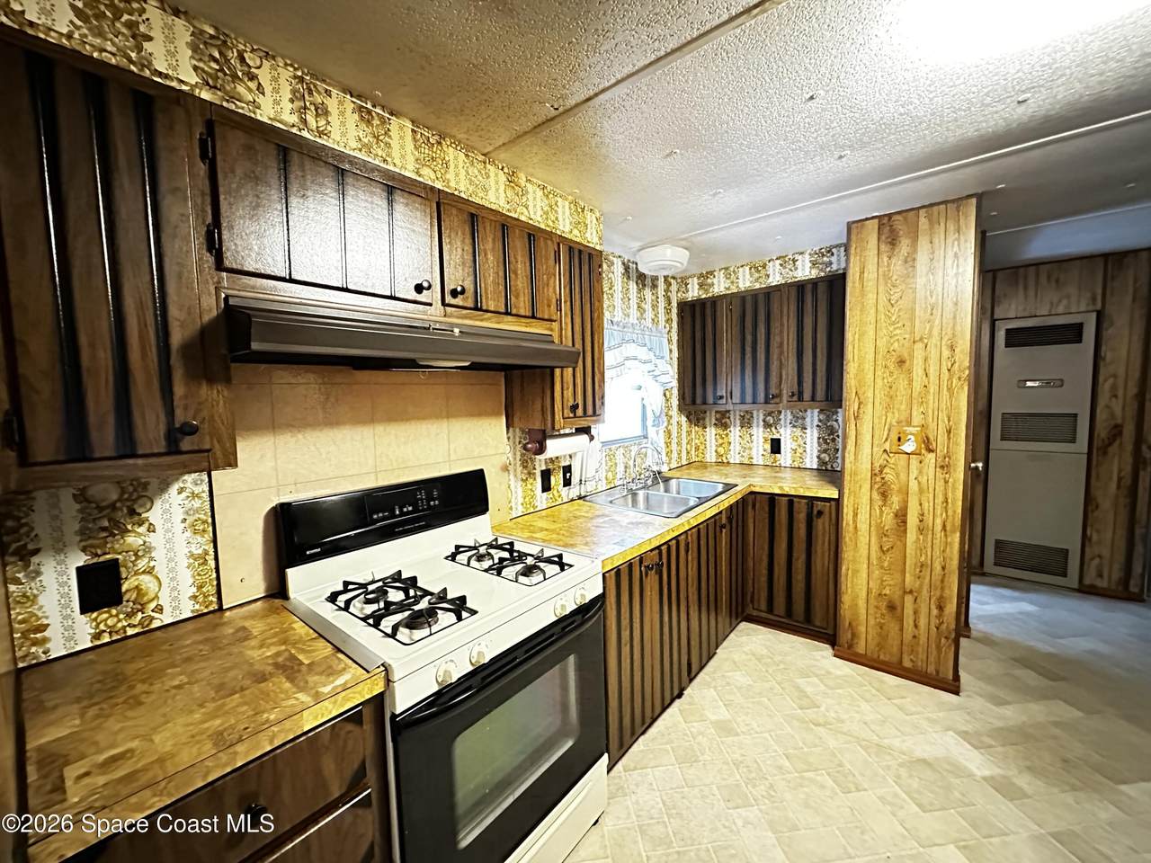 https://bt-photos.global.ssl.fastly.net/spacecoast/1280_boomver_1_1064819-2.jpg