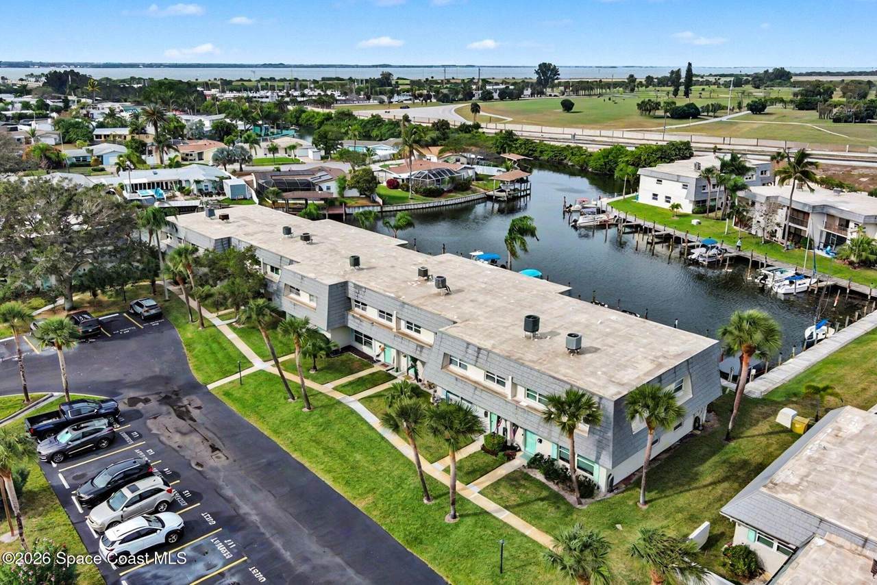 433 Dove Lane - Photo 1