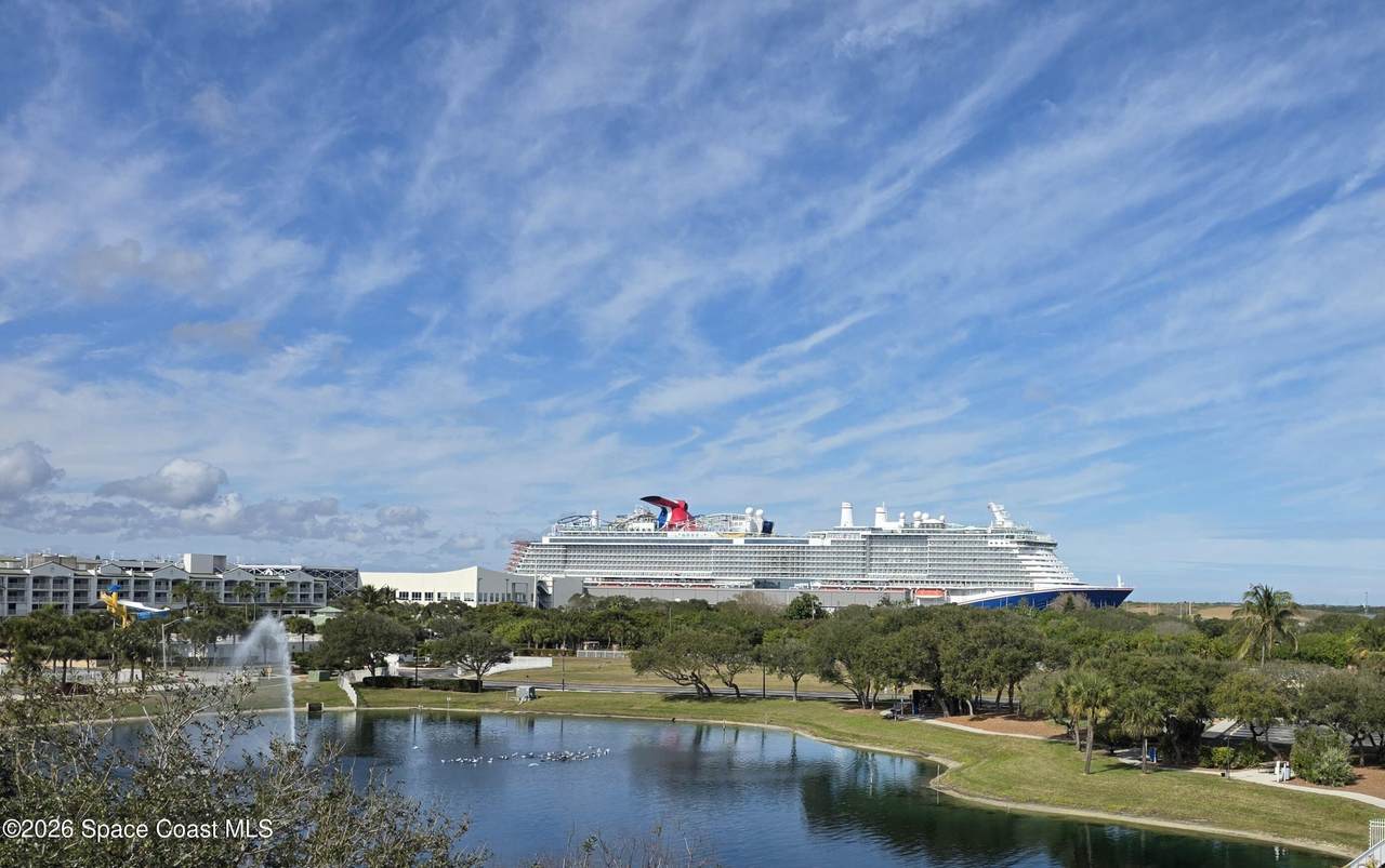 604 Shorewood Drive - Photo 1